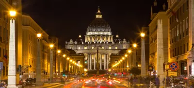 Noč ima svojo moč. Tudi v Vatikanu. / Foto: Istock