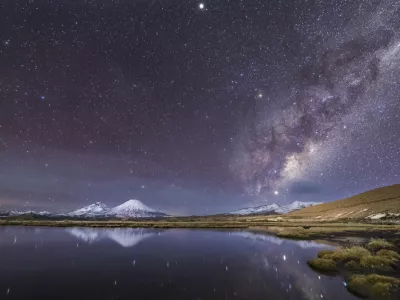 Pogled v nebo v puščavi Atacama / Foto: Istock