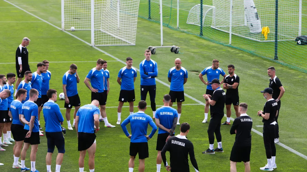 - 05.06.2025. - Trening slovenske nogometne reprezentance pred prijateljskima tekmama z Luksemburgom in Bosno in Hercegovino.//FOTO: Bojan Velikonja