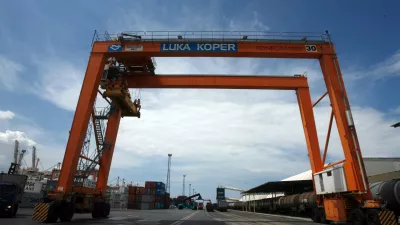 Luka Koper, pristaniški in logistični sistem, d.d., mednarodno tovorno koprsko pristanišče, //foto: Bojan Velikonja