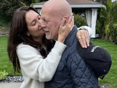 Žena Bruca Willisa Emma Heming Willis pravi, da se bori z občutkom krivde. F instagram