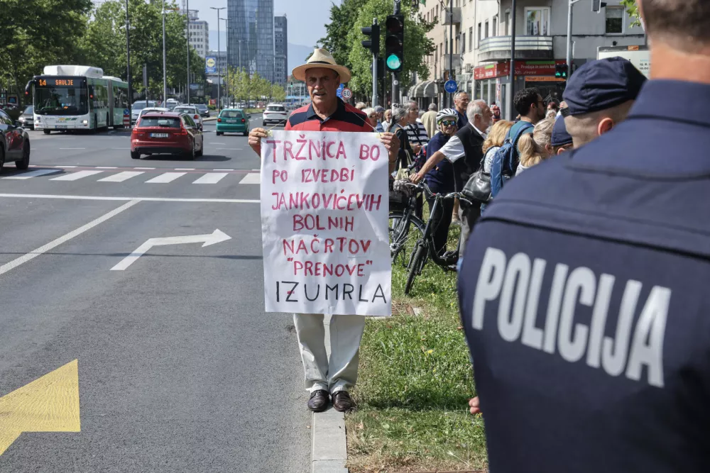 Mihael Jarc- 10.06.2025 - shod za zaščito stare Ljubljane, ki ga ob obravnavi postopka izdaje gradbenega dovoljenja za garažno hišo pod Ljubljansko tržnico pripravlja stranka Glas za otroke in družine; pred ministrstvom za naravne vire in prostor, Dunajska cesta 48//FOTO: Jaka Gasar