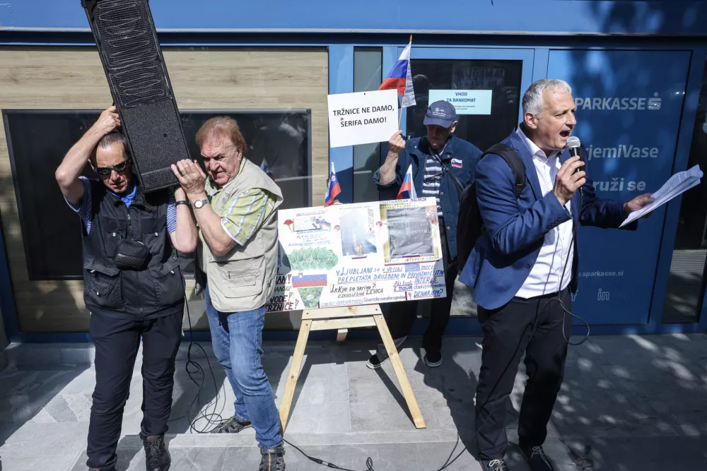 Aleš Primc- 10.06.2025 - shod za zaščito stare Ljubljane, ki ga ob obravnavi postopka izdaje gradbenega dovoljenja za garažno hišo pod Ljubljansko tržnico pripravlja stranka Glas za otroke in družine; pred ministrstvom za naravne vire in prostor, Dunajska cesta 48//FOTO: Jaka Gasar