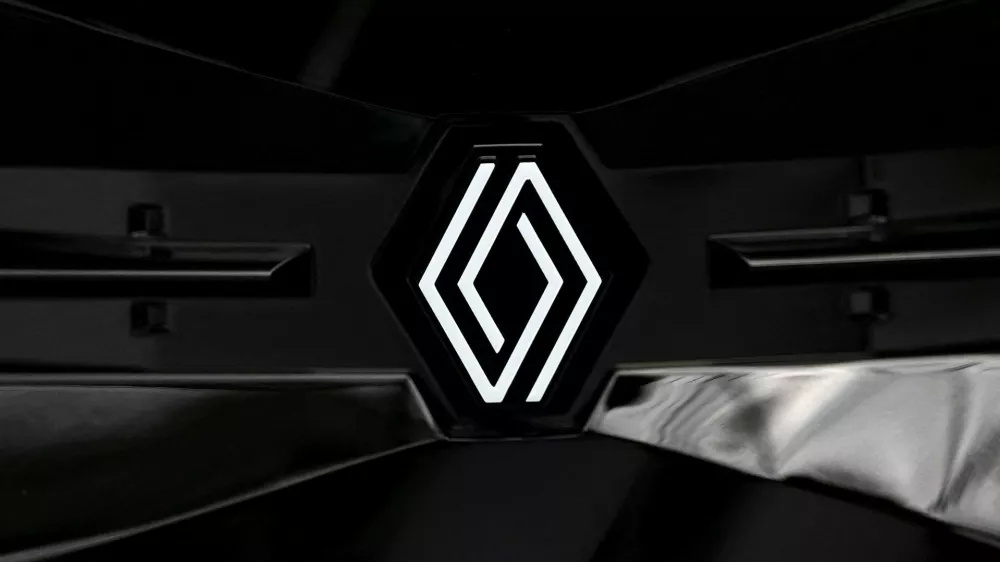 FILE PHOTO: The logo of Renault is seen on a car displayed at the ChangeNOW 2025 summit at the Grand Palais in Paris, France, April 25, 2025. REUTERS/Sarah Meyssonnier/File Photo
