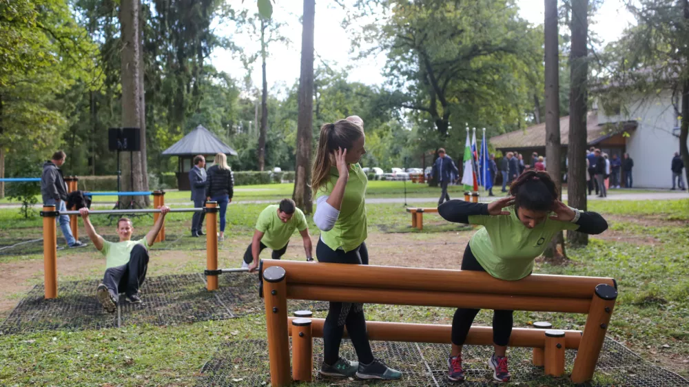 ﻿- 25.09.2018 – Zajčja dobrava - novi trim otok športa z napravami za ulično vadbo – rekreacija - //FOTO: Bojan Velikonja
