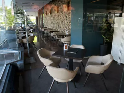 28.04.2025 - Maximarket, onesnažena voda, prazna kavarnaFoto: Tomaž Skale