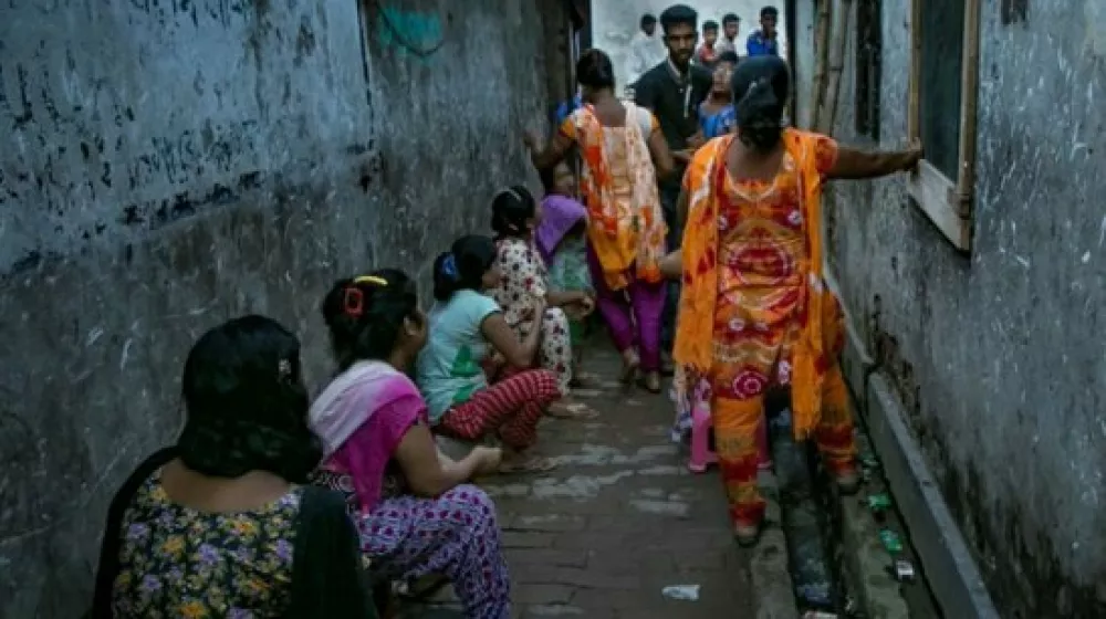 Spolne usluge v vasi nudi okoli 1500 deklic in žensk. Večina tam ni prostovoljno. 