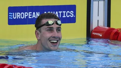 BELGRADE, SERBIA - JUNE 23: Kristian Gkolomeev of Greece celebrates with after winning the Men's 50m Freestyle Final during the 2024 European Aquatics Championships on June 23, 2024 in Belgrade, Serbia.(Photo by Srdjan Stevanovic/Getty Images) / Foto: Srdjan Stevanovic