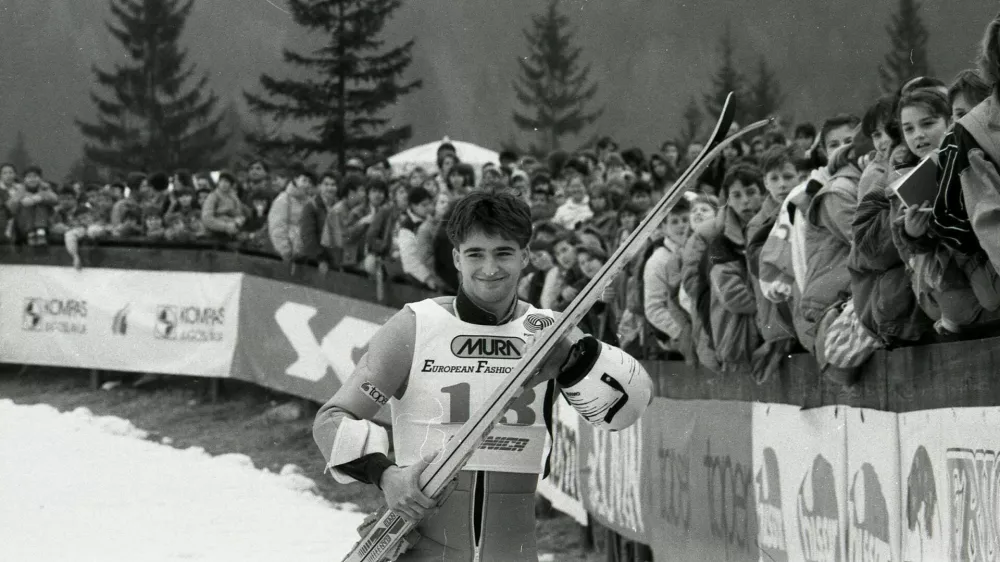 ﻿PLANICAFranci Petek, eden izmed najboljših slovenskih skakalcev vseh časov, na Finalu svetovnega pokala v Planici 26. marca 1990. Foto: Nace Bizilj, hrani Muzej novejše zgodovine Slovenije / Foto: Nace Bizilj
