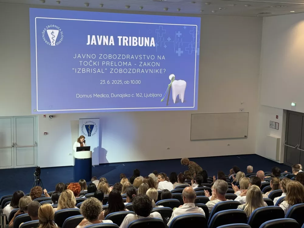 Zobozdravniki na javni tribuni / Foto: Zzs