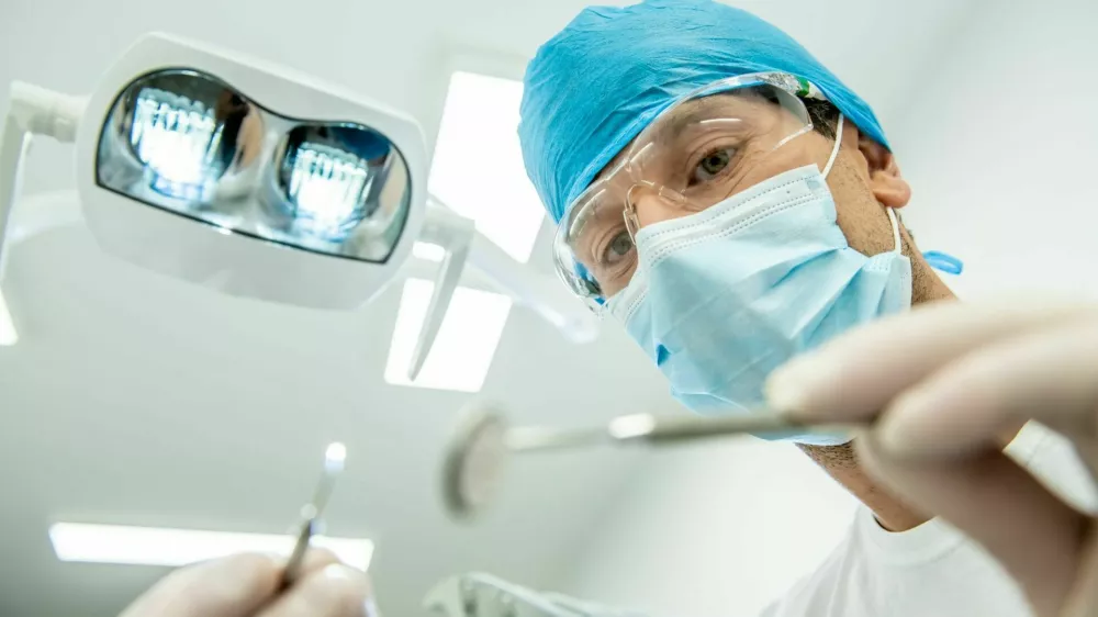 Nad javnim zdravstvenim sistemom so ljudje razočarani. / Foto: iStock