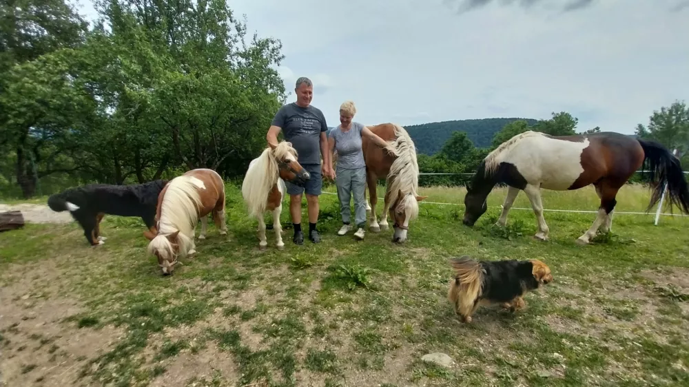 Domačini lepo sprejeli mestne srajce