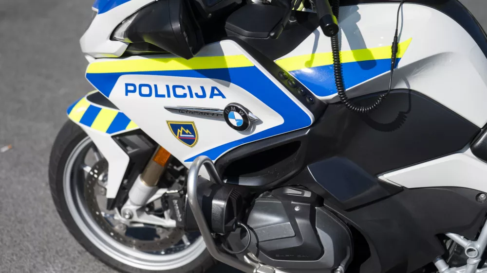 prometni nadzorpolicija - simbolična fotografijaprometna policijavarnost v prometupolicija na motorjihmotoristična policijaprehitri voznikiavtocestna policija08.04.2025 Policijski nadzor, počivališče PovodjeFOTO: Nik Erik Neubauer
