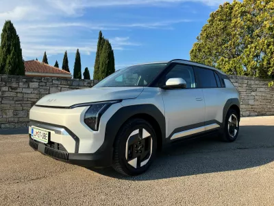 Kia EV3 EX sky: Ključ in vprašanje za milijon evrov
