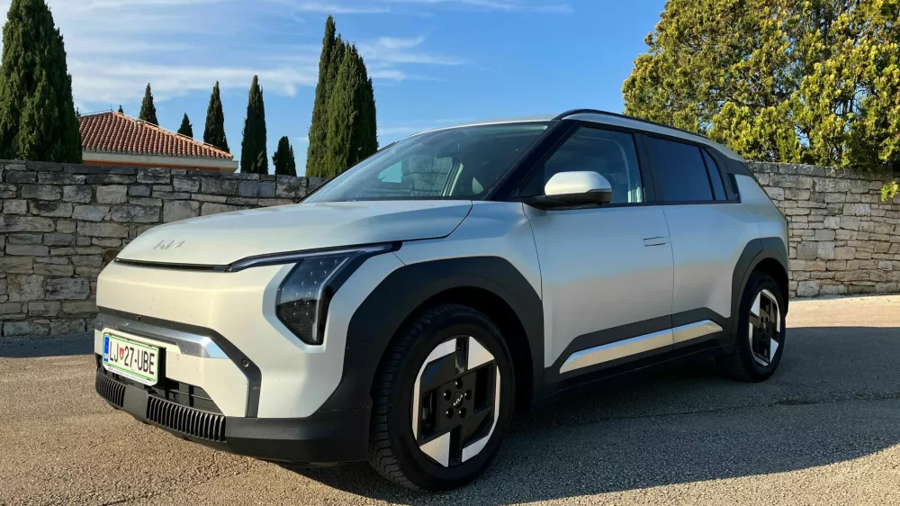 Kia EV3 EX sky: Ključ in vprašanje za milijon evrov