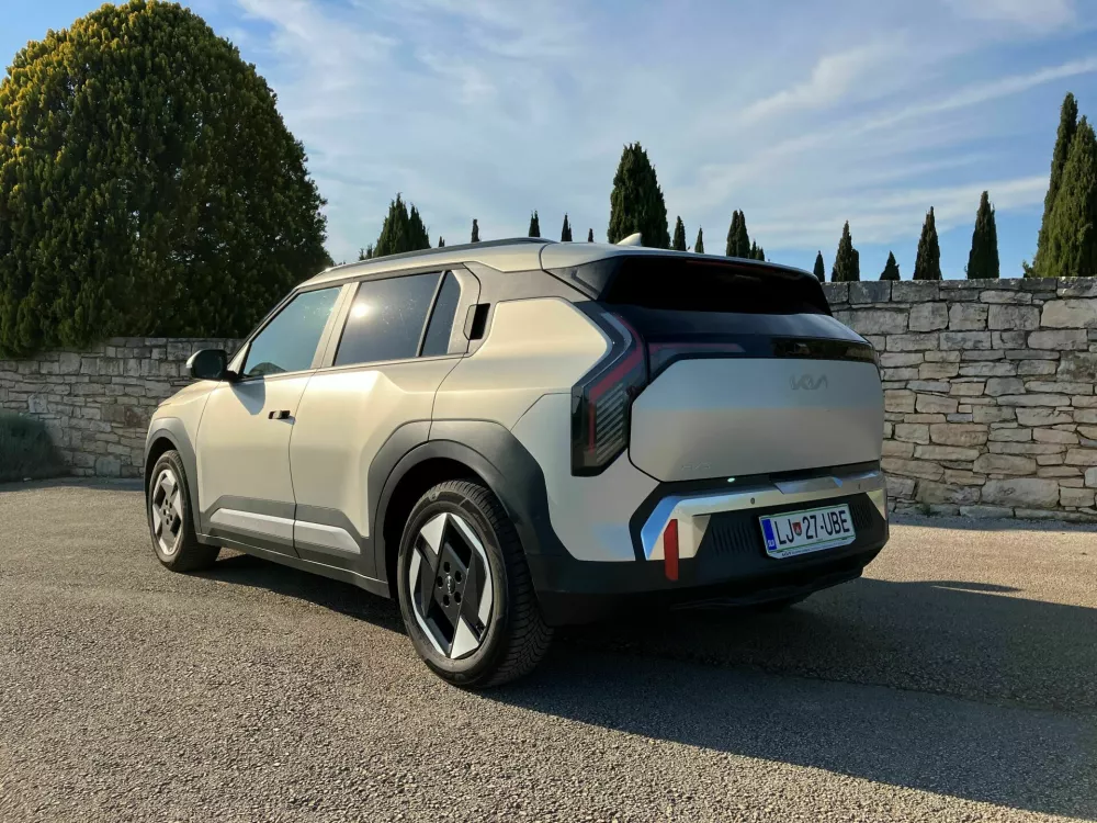 Kia EV3 EX sky: Ključ in vprašanje za milijon evrov