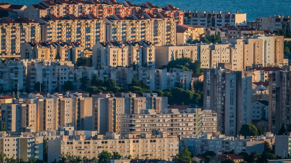 08.05.2025. Klis - Pogled iz Klisa na grad Split u poslijepodnevnim satima. Photo: Zvonimir Barisin/PIXSELL