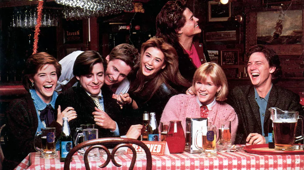 BKJYAX ST ELMO'S FIRE (1985) ALLY SHEEDY, JUDD NELSON, EMILIO ESTEVEZ, DEMI MOORE, ROB LOWE, MARE WINNINGHAM, ANDREW MCCARTHY, JOEL / Foto: Alamy Stock Photo