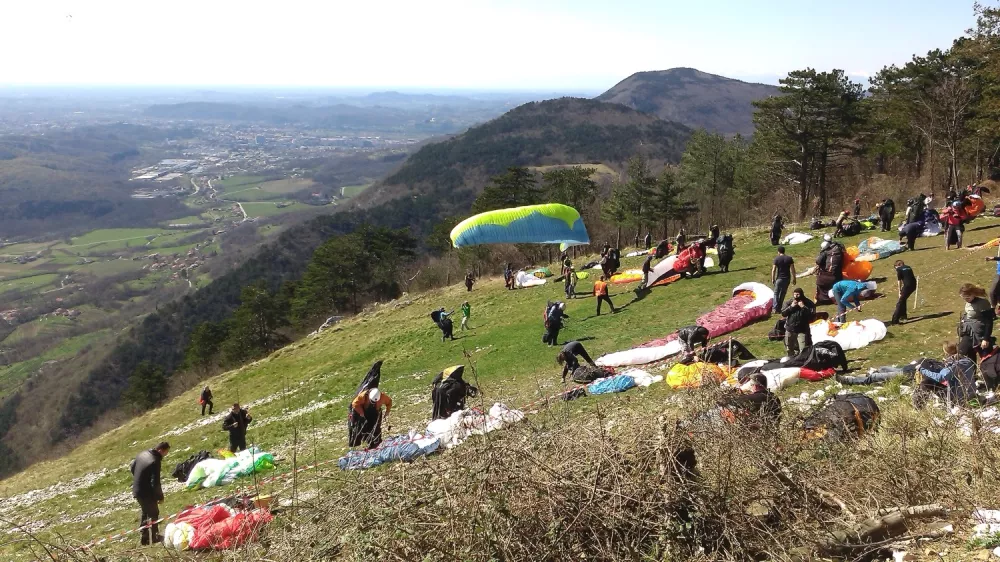 ﻿Jadralni padalci, vzletišče Lijak