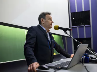 predsednik FIDES Damjan Polh - 09.01.2024 – opozorilna stavka zdravnikov in zobozdravnikov - zdravniki in zobozdravniki zaradi neuresničenih zavez vlade iz že sklenjenih sporazumov opozorilno stavkali. protest //FOTO: Nik Erik Neubauer 