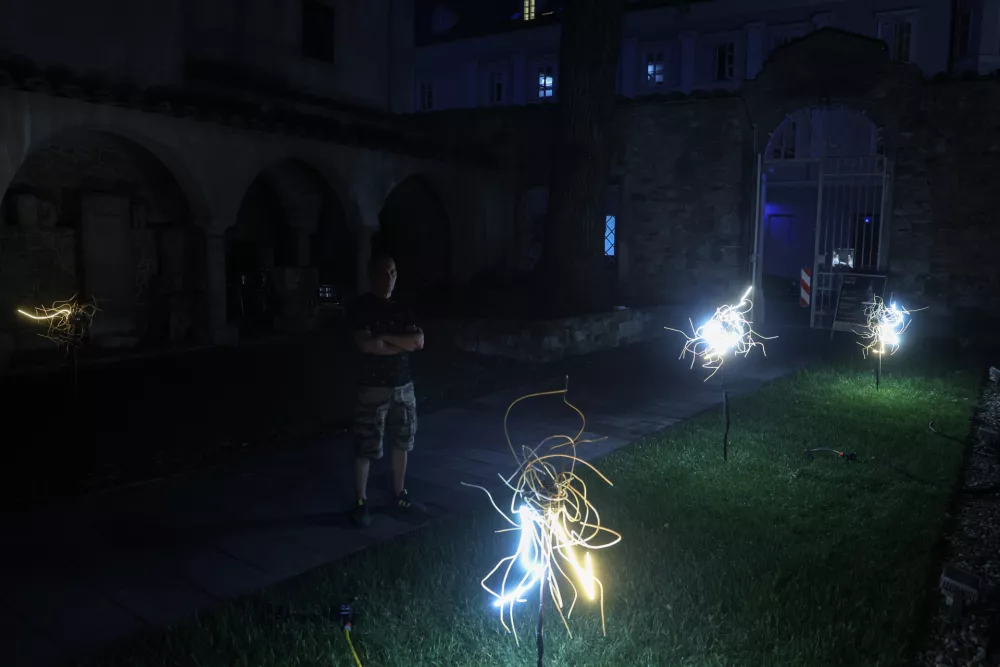 &Scaron;e do sobote v Ljubljani svetlobne motnje