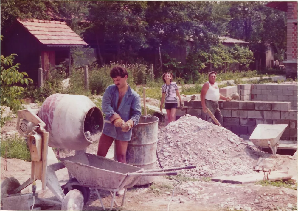 Apno in beton na domačem dvorišču