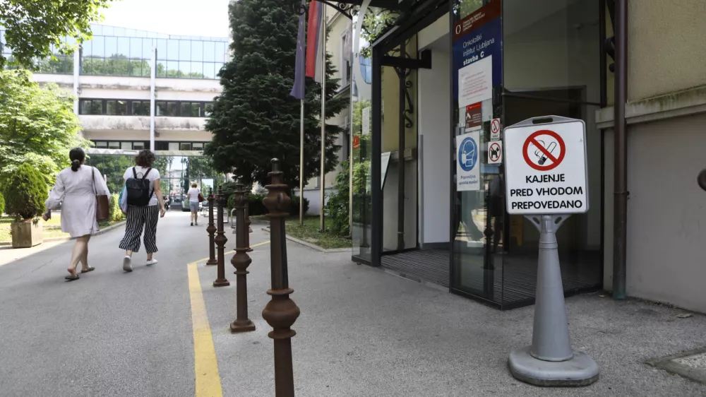 Na zemljišču Onkološkega inštituta prepovedali kajenje