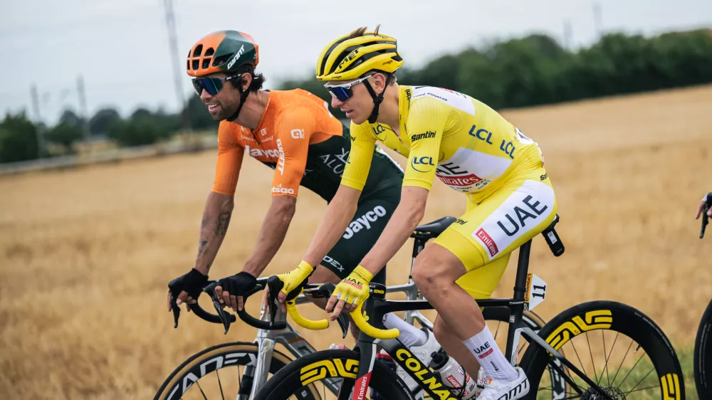 01/07/2024 - Tour de France 2024 - Étape 3 - Plaisance / Turin (230,8 km) - MATTHEWS Michael (TEAM JAYCO ALULA), POGACAR Tadej (UAE TEAM EMIRATES)