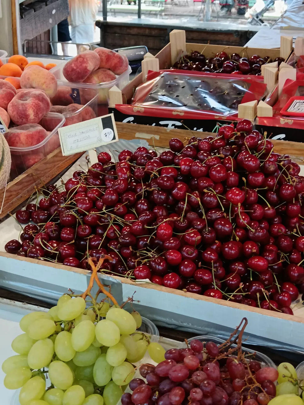 Češnje, ljubljanska tržnica, sadje, branjevec, branjevka.