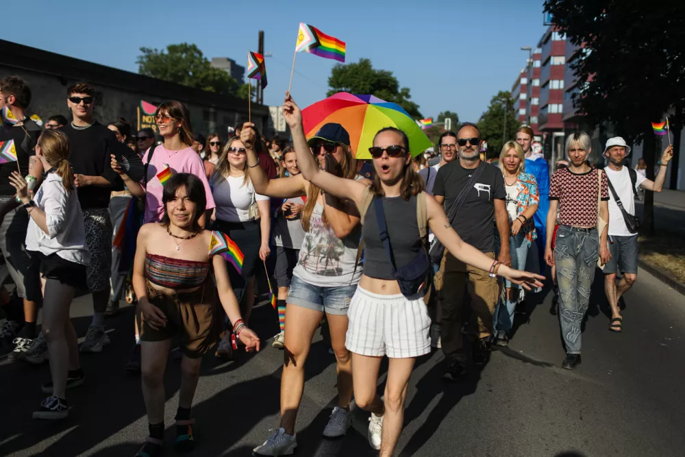 (FOTO) Parada ponosa v Ljubljani: parada kot politično dejanje in poziv k pravičnejši družbi