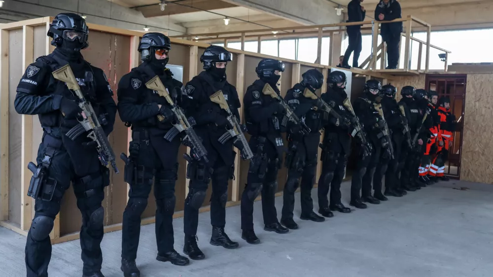 “Imamo izredne razmere! Ostanite v učilnicah!”