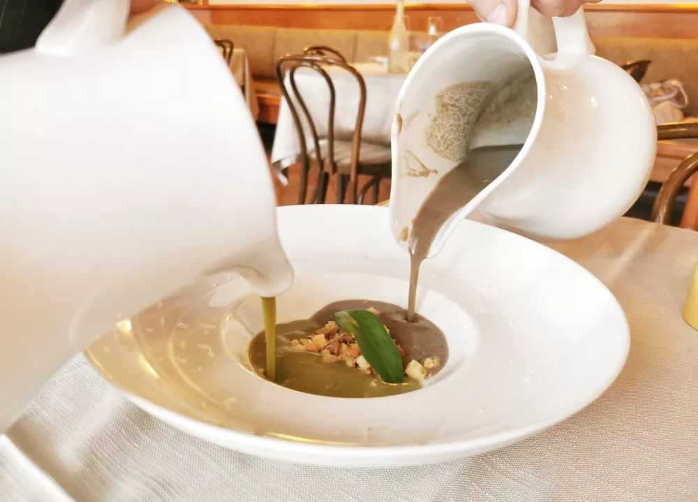 Duet juh iz čemaža in črne trobente, Gostilna Čubr / Foto: Miha First