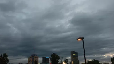 Ljubljana, mesto, luči, nevihtni oblaki, nevihta stolpnica, //FOTO: Luka Cjuha