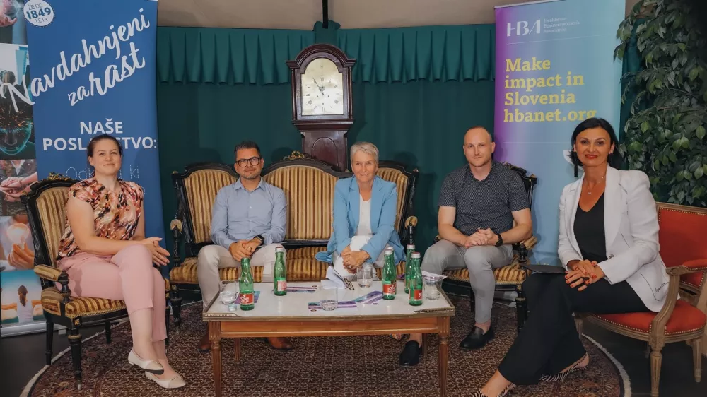 Slovensko združenje poslovnih žensk v zdravstvu, farmaciji in medicini (angl. HBA Ljubljana-Slovenija) je obeležilo drugo obletnico obstoja. 