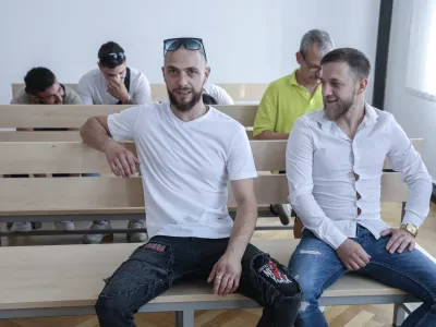 - 19.06.2025 - obtozeni Belcl Marko, Brajdic Marjan, Grm Mihael, Grm Marjan (gre za smrt Stanislava Knafla v okolici Grosuplja marca 2021, ponovljeno sojenje)//FOTO: Jaka Gasar