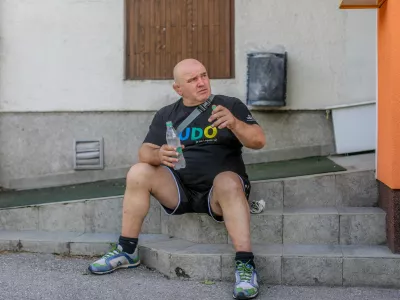 ﻿22.08.2016 Laze v Tuhinjski dolini.trener celjskega kluba Sankaku in strokovni direktor slovenske reprezentance Marjan Fabjan med obljubljenim romanjem med Lopato in Brezjem.foto: Bojan Velikonja