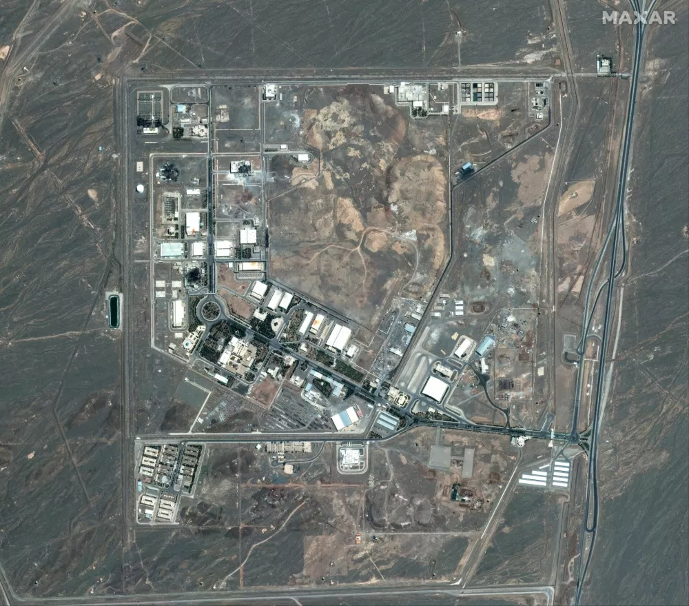 A satellite image shows the Natanz nuclear facility in Iran after airstrike in Iran in this handout image dated June 15, 2025. Maxar Technologies/Handout via REUTERS  THIS IMAGE HAS BEEN SUPPLIED BY A THIRD PARTY. MANDATORY CREDIT. NO RESALES. NO ARCHIVES. MUST NOT OBSCURE LOGO / Foto: Maxar Technologies