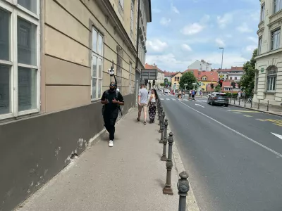 Apple maps, look around, snemanje LjubljanaFoto: Miha Plementaš