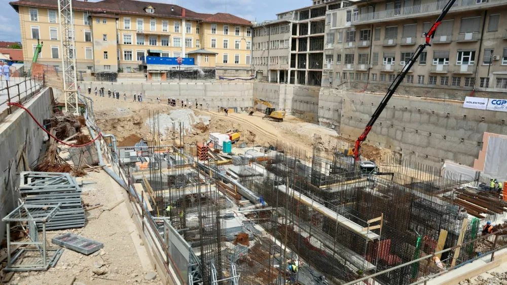 infekcijska klinika, temeljni kamen. Foto: Jaka Gasar