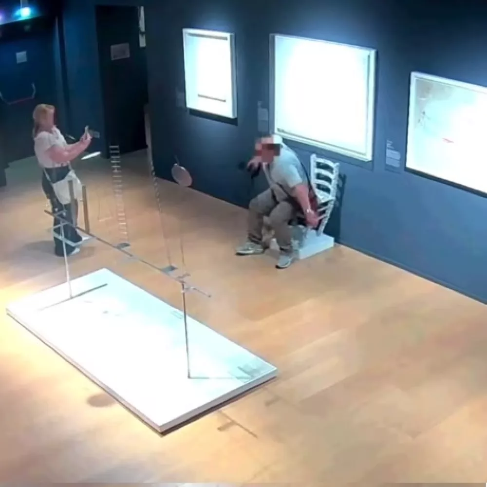 muzej, stol, nesreča / Foto: Palazzo Maffei Casa Museo