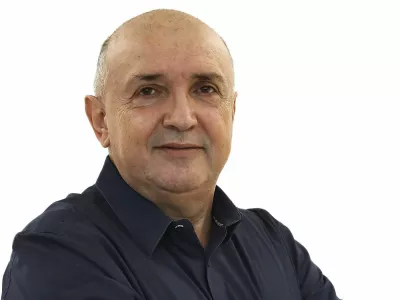 Darijan Košir- Redakcija Dnevnik 2024 - portreti za komentarje in kolumne - kolumnisti - komentatorji – novinarji - portret //FOTO: Luka Cjuha