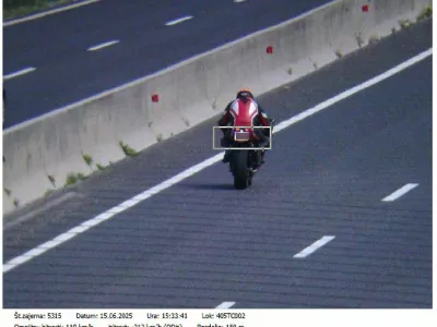 Motorist je po gorensjki avtocesti divjal s hitrostjo 212 km/h