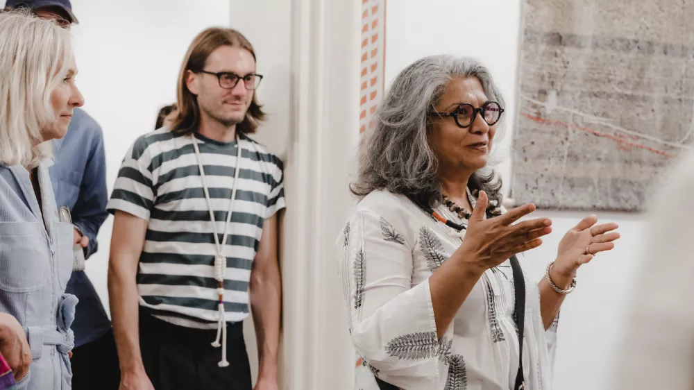 Sawneet Talwar, ameriška umetnica, likovna terapevtka in aktivistka / Foto: Maša Pirc / Bien 2025