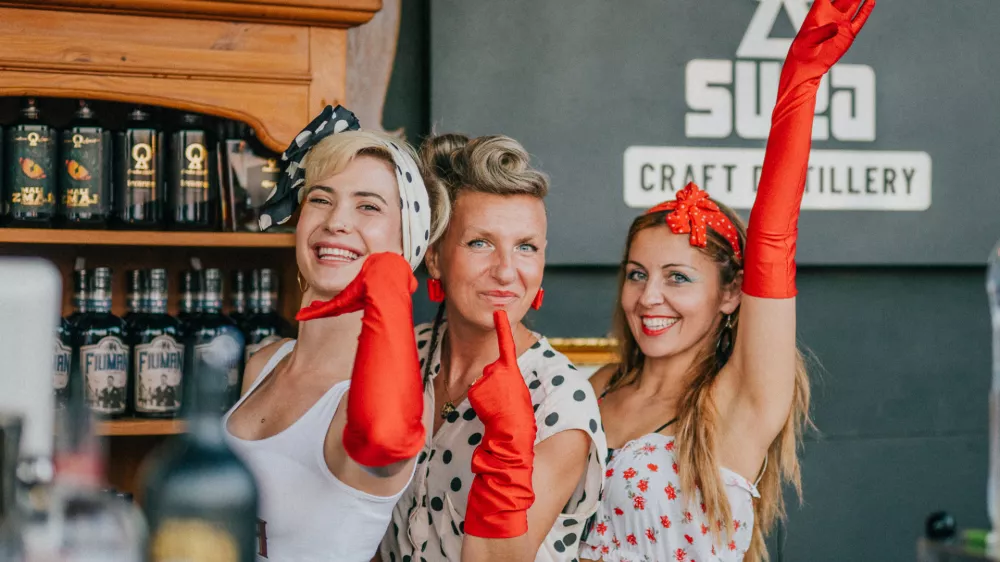 Tudi gostinci se bodo pripravili in pričarali vzdušje prohibicije ali glamurja v slogu Great Gatsbyja.  Foto: Kvarnerja