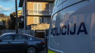 - 10.01.2023 - Hišne preiskave na naslovu Rožna dolina cesta IX 26. v Ljubljani - morebitna logistična točka kriminalne združbe, ki se ukvarja s čezmejno prodajao droge in orožja - akcija slovenske in avstrijske policije -  //FOTO: Bojan Velikonja.