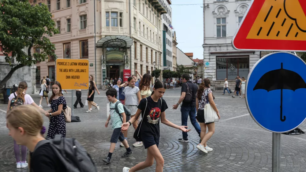 20.06.2025. Inštalacija Zmago Modica Lastno vreme v Ljubljani. Foto: Bojan Velikonja 