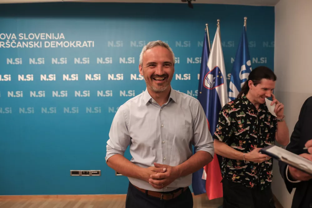 - Janez Cigler Kralj, podpredsednik in vodja poslanske skupine NSi.- 09.06.2024 - Evropske volitve 2024 - Volitve poslancev v Evropski parlament - Štab NSi.  //FOTO: Bojan Velikonja