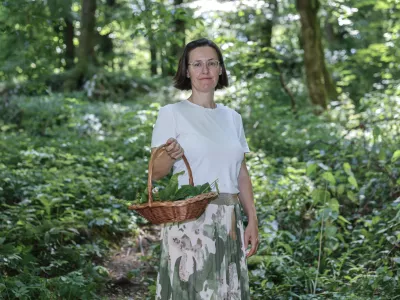 - 19.06.2025 - zeliščarka Katja Rebolj//FOTO: Jaka Gasar