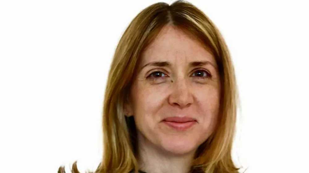 Veronika Rupnik Ženko- Redakcija Dnevnik 2024 - portreti za komentarje in kolumne - kolumnisti - komentatorji – novinarji - portret //FOTO: Luka Cjuha