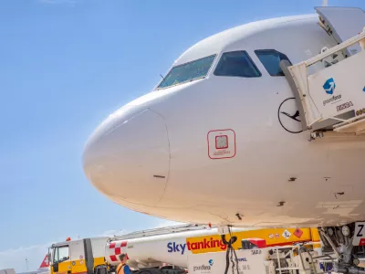 Za potnike bo vkrcavanje vse dražje, leti daljši.